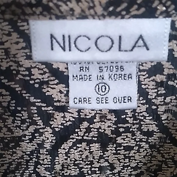 Like New Nicola Small/Medium Tan Black Design Lon Sleeves Top - Picture 7 of 9